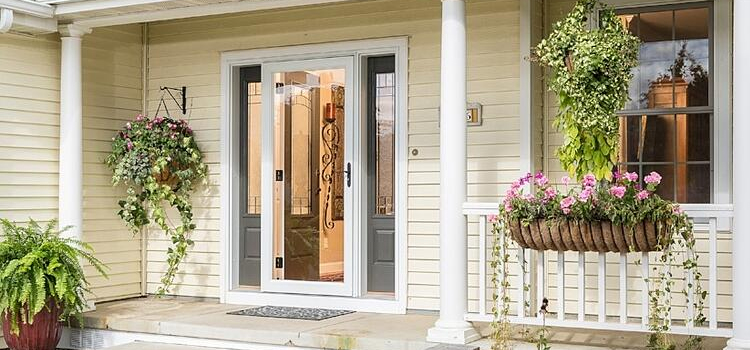 screen door installation in Cupertino